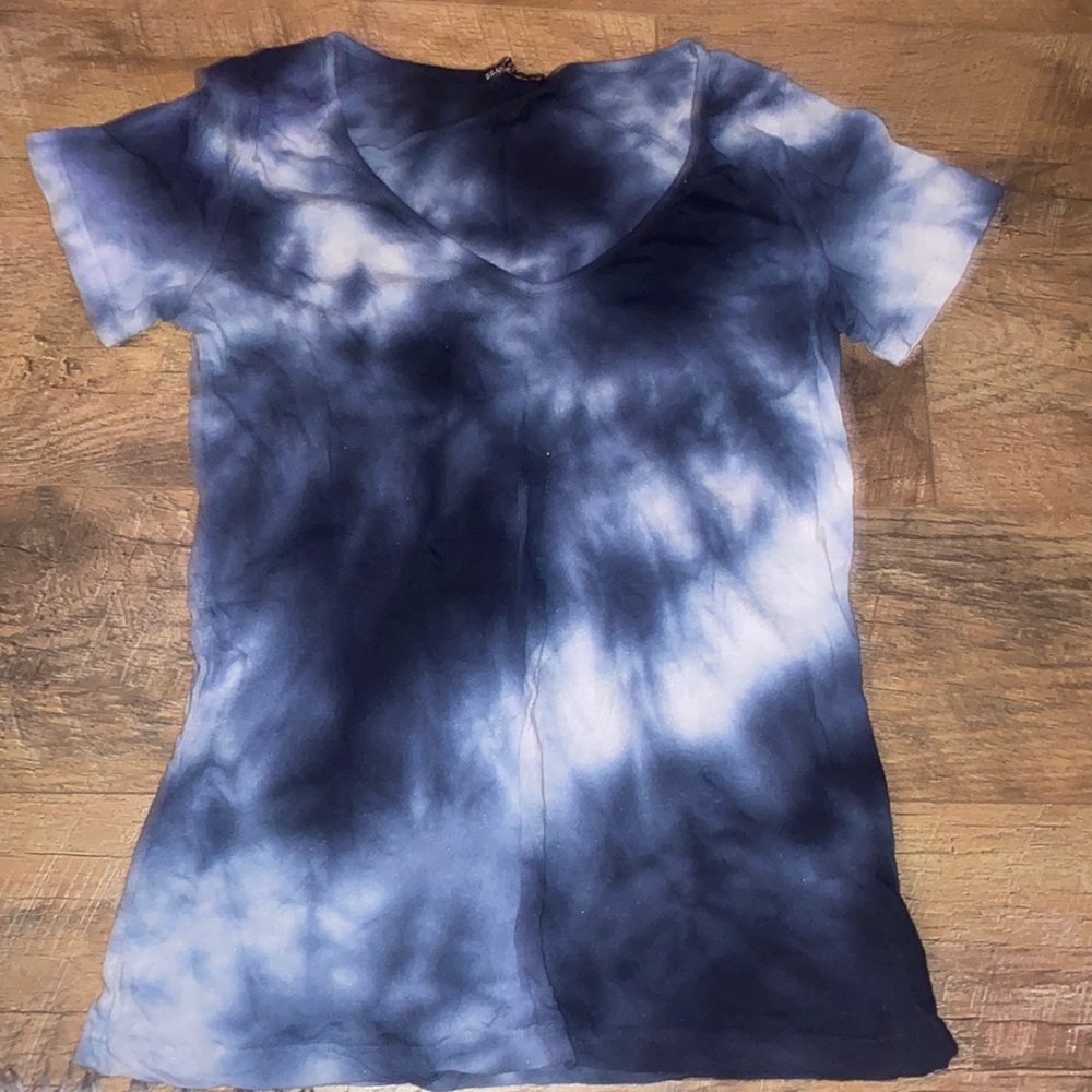 Brandy Melville Tie Dye V neck shirt Blue and White OS great used condition